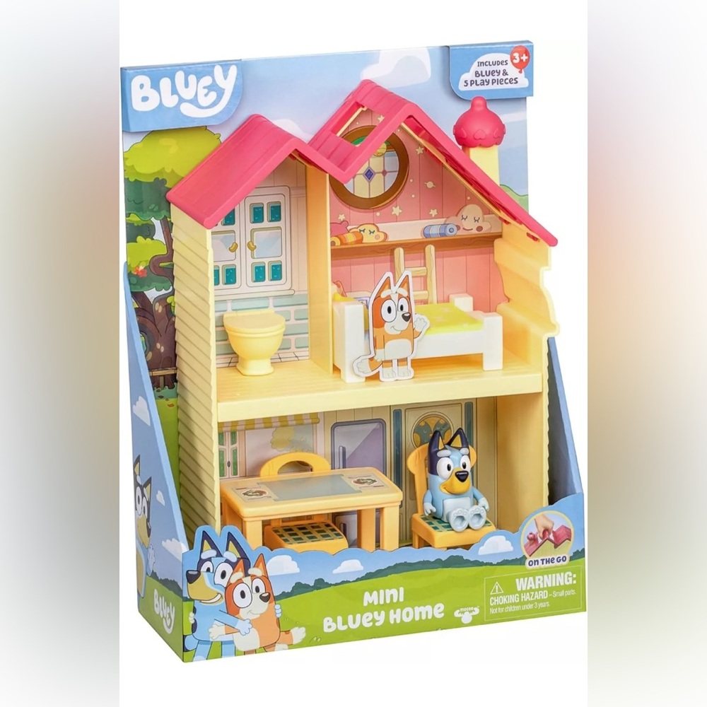 Bluey Mini House Playset Compact Home with Carry Handle W/Bluey & 5 Play Pieces